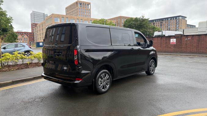 Ford Transit Custom 320 L1 Diesel Fwd 2.0 EcoBlue 136ps H1 Double Cab Van Limited - Image 10